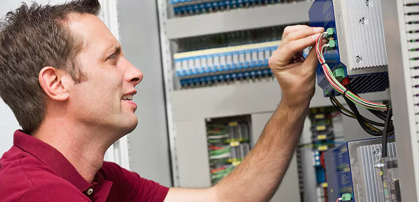 Offshore and Petroleum Facility Electrician in Smyrna